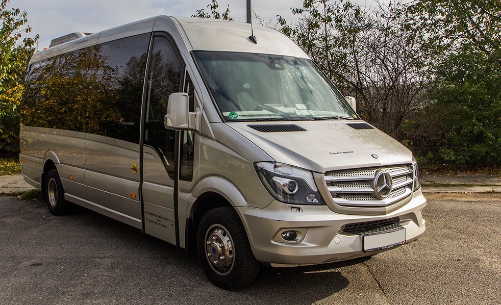 Mercedes Sprinter minibus exterior — 16-19 seats