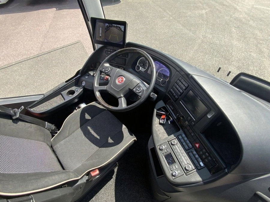 Setra S517 HD touring coach in professional setting