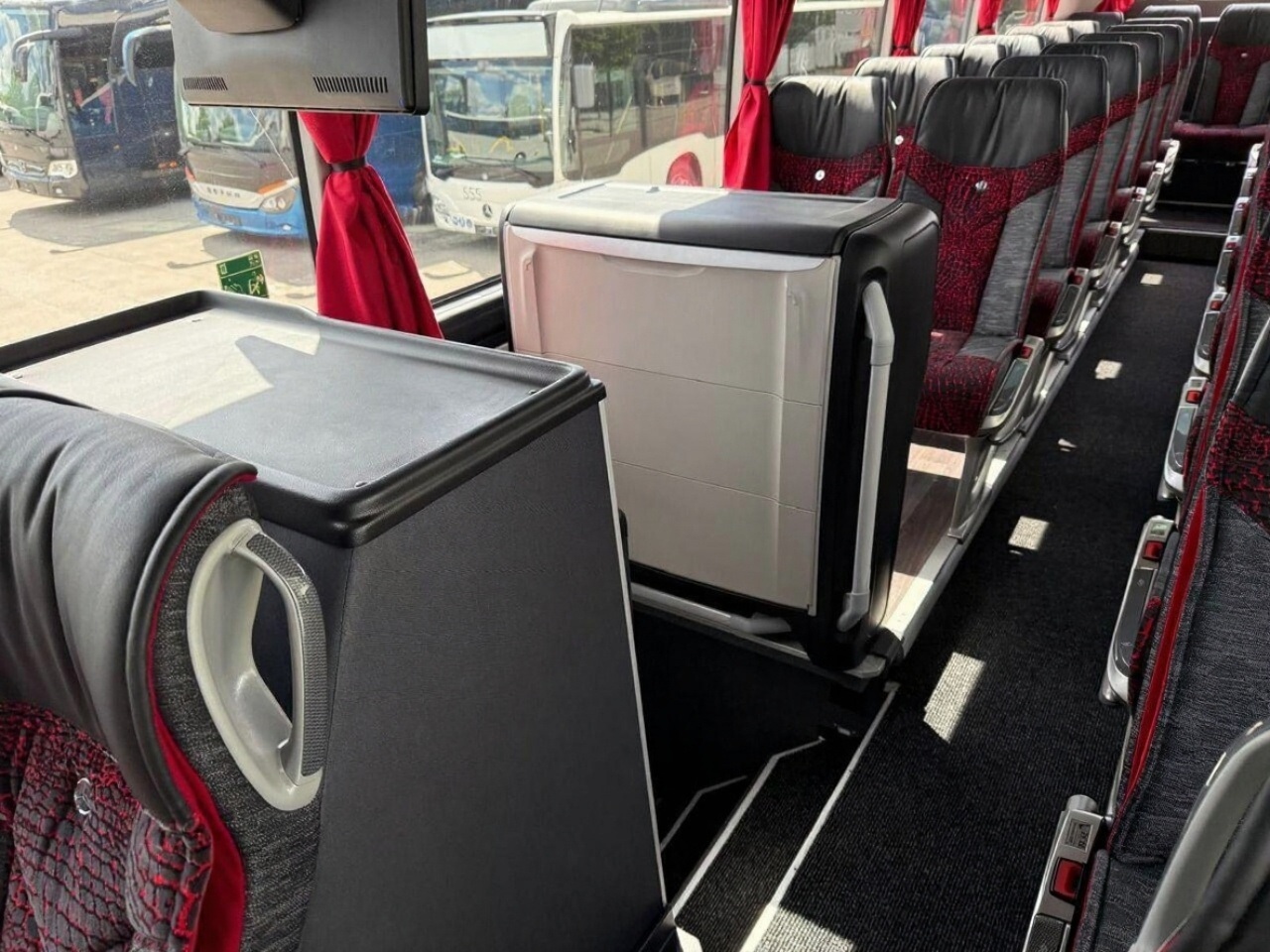 Mercedes Tourismo overhead luggage storage and amenities