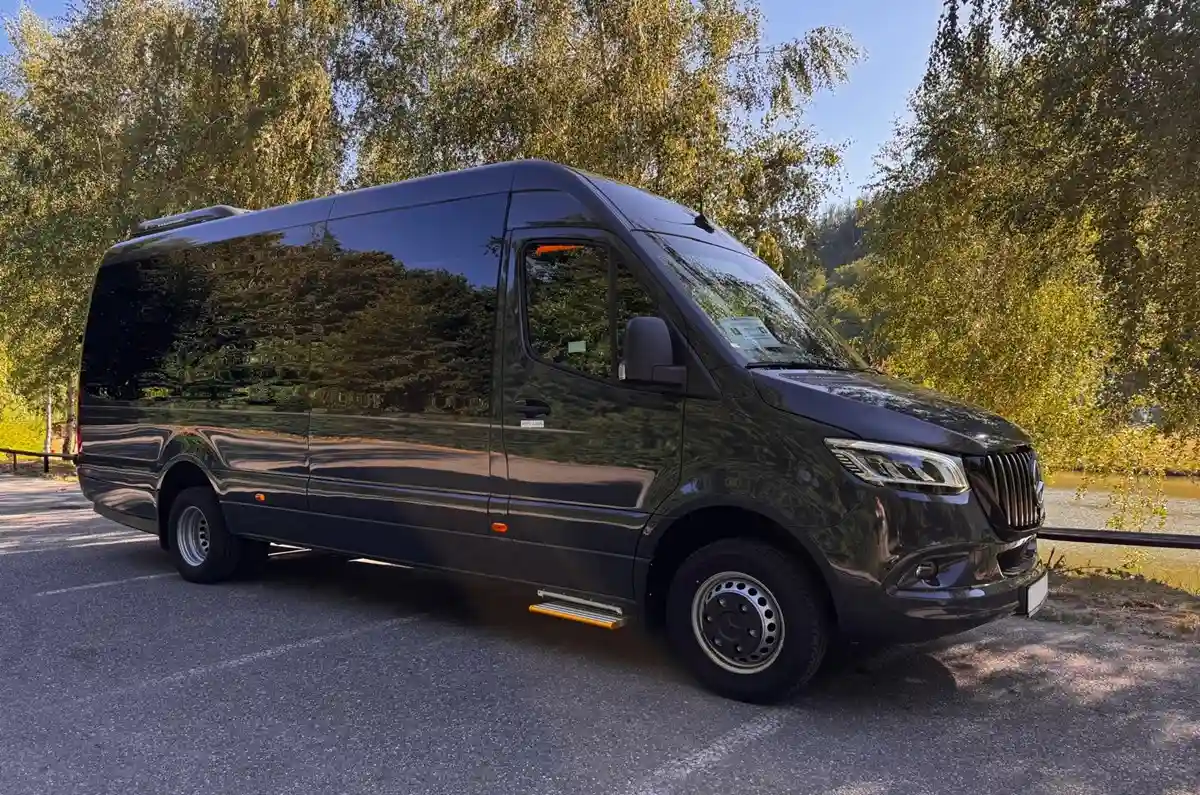 minibus mercedes rental